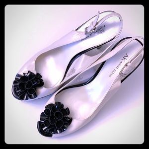 ANNE KLEIN - Peep toe Sandals - Size 10